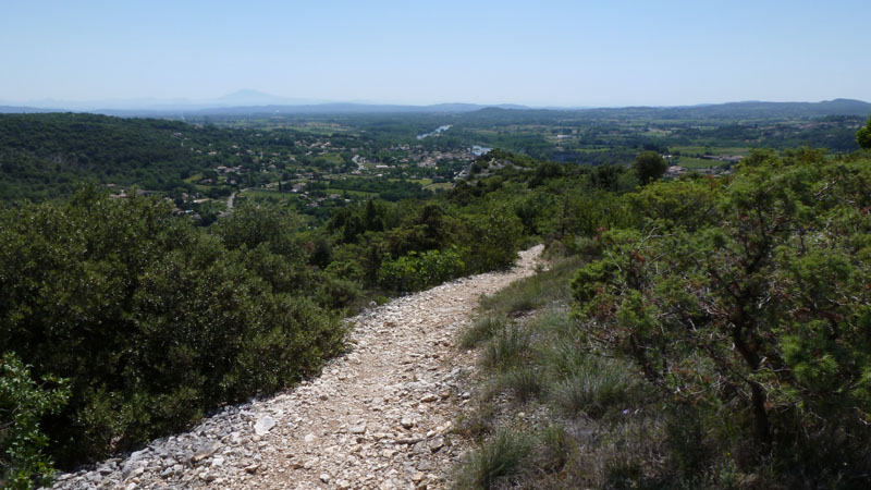 le single de descente : sur Aiguèze avec vue sur l'Ardèche