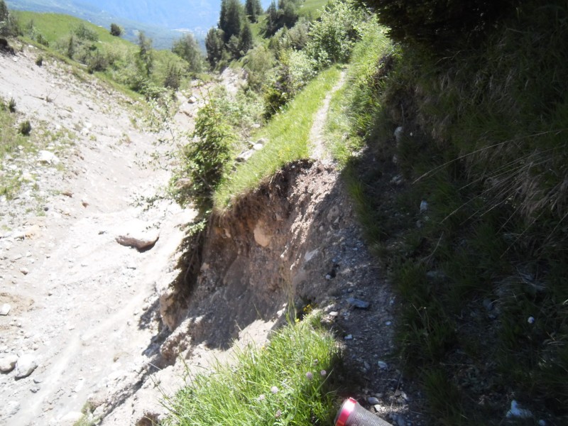 sentier du Perronet : l'un des effondrement (le moins pire).