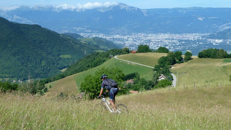 Vue côté Grenoble : La vue se dégage régulièrement et c'est un régal de profiter de sa matinée de Grenoblois ;-)