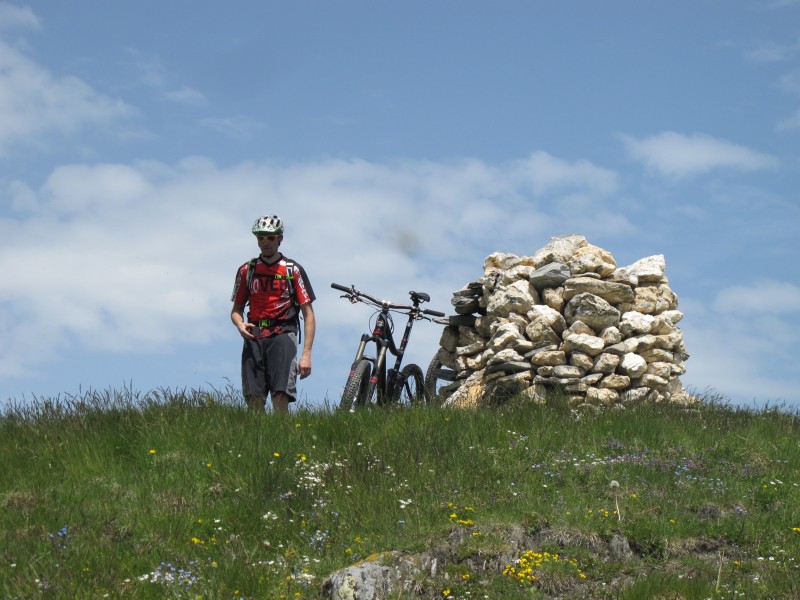 pic du mas de la grave : le cairn au pied du Pic