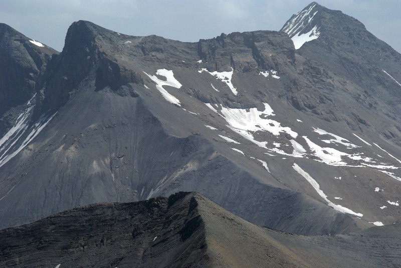 #8 Aig. de la Saussaz, arête W : entrée dans la légende grâce à Geux et JBF, l Aig. de la Saussaz, arête W : entrée dans la légende grâce à Geux et JBF, l'été dernier.