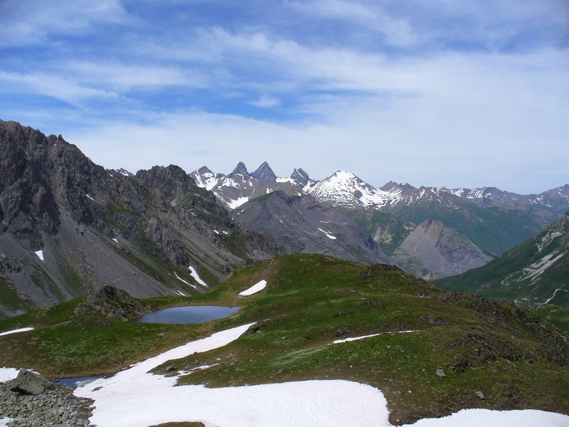 Col de la Ponsonnière : en Montant, Vue sur les Aiguilles d'Arves ...