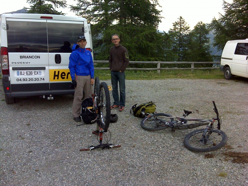 #6 Sommet Bûcher : Seb de Planète VTT nous dépose au sommet Bûcher point de départ : quel luxe ! Sommet Bûcher : Seb de Planète VTT nous dépose au sommet Bûcher point de départ : quel luxe !