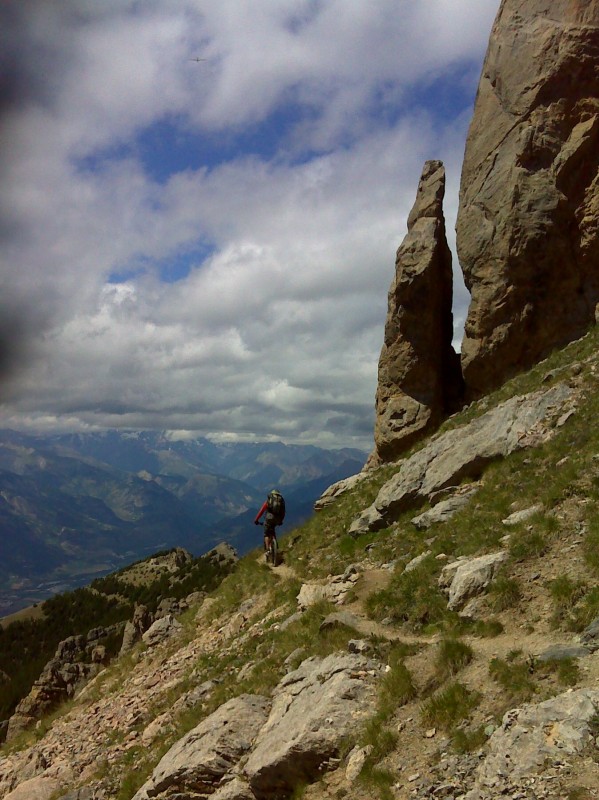 #45 Crête de Vars : Un peu chaud cette crête, mais le sentier devient de plus en plus ludique... Patience ! Crête de Vars : Un peu chaud cette crête, mais le sentier devient de plus en plus ludique... Patience !