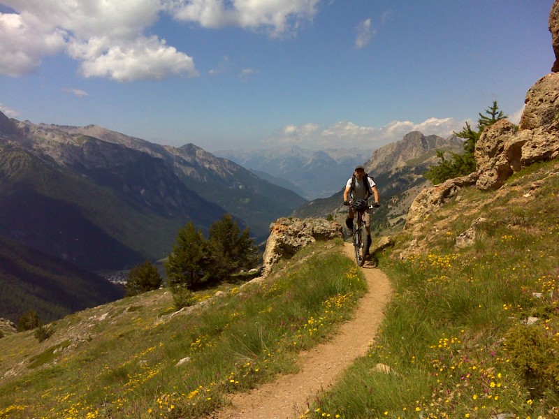 #12 Col des Estronques : Fifi en route pour le col. Faudra bientôt pousser/porter... Col des Estronques : Fifi en route pour le col. Faudra bientôt pousser/porter...