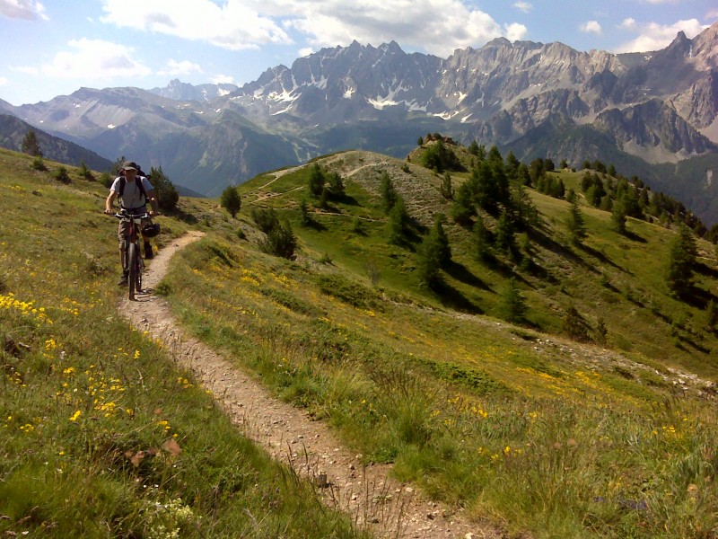 #11 Crêtes de Chambrettes : Un vrai bonheur ce petit single qui permet d Crêtes de Chambrettes : Un vrai bonheur ce petit single qui permet d'arriver au sommet sur le vélo.