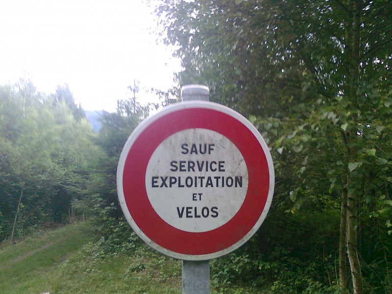 #15 Les Molettes : Le genre de panneau qu Les Molettes : Le genre de panneau qu'on aimerait voir plus souvent...