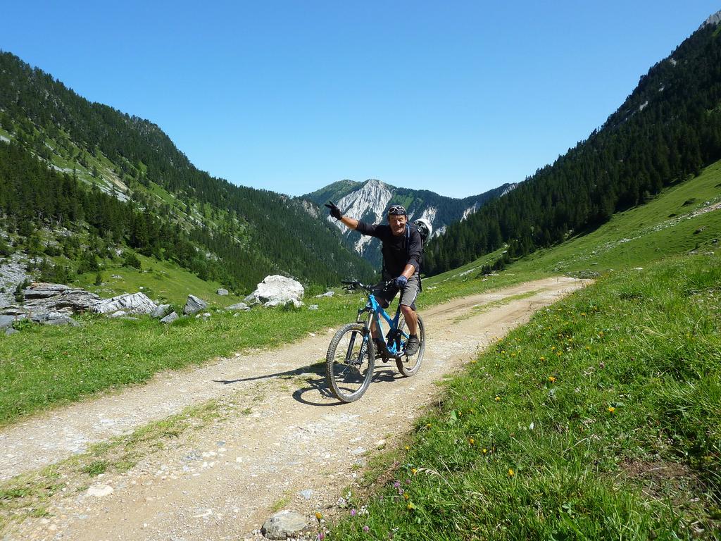 piste des Avals : bien content d'être ici, en pleine nature