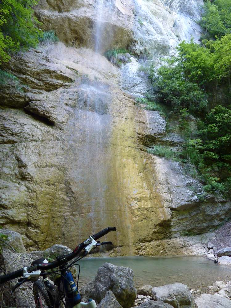 cascade de l'Enversin : encore plus belle que celle du Glezy