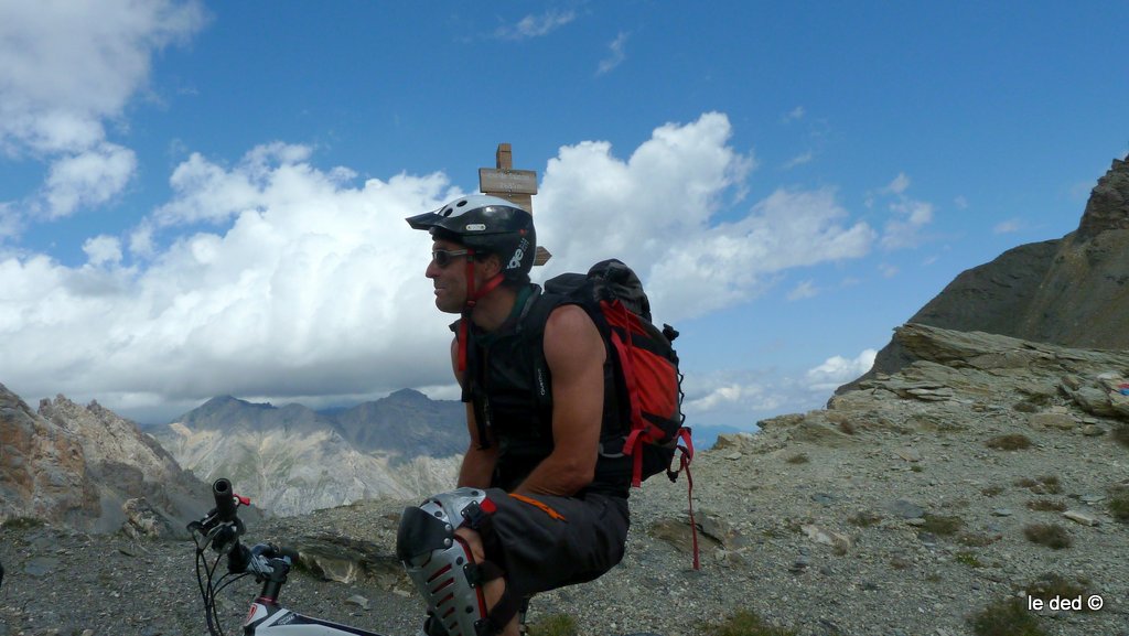 #40 col de Sautron : Gilles rêve à de nouvelles aventures Ubayo-Piémontaises; ça tu peux en être sûr mon gars. col de Sautron : Gilles rêve à de nouvelles aventures Ubayo-Piémontaises; ça tu peux en être sûr mon gars.