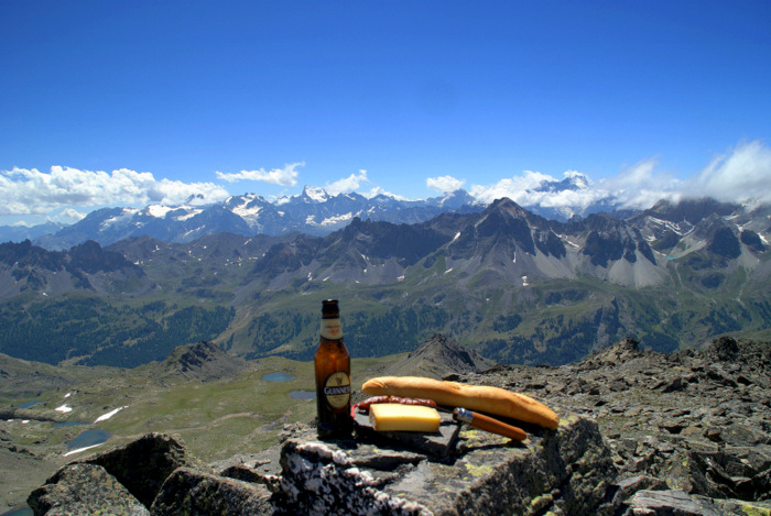 Le meilleur resto du monde : avec vue - pas pire - sur les Ecrins.