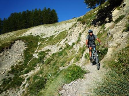 vers le col de Conode : des passages exposés mais roulants