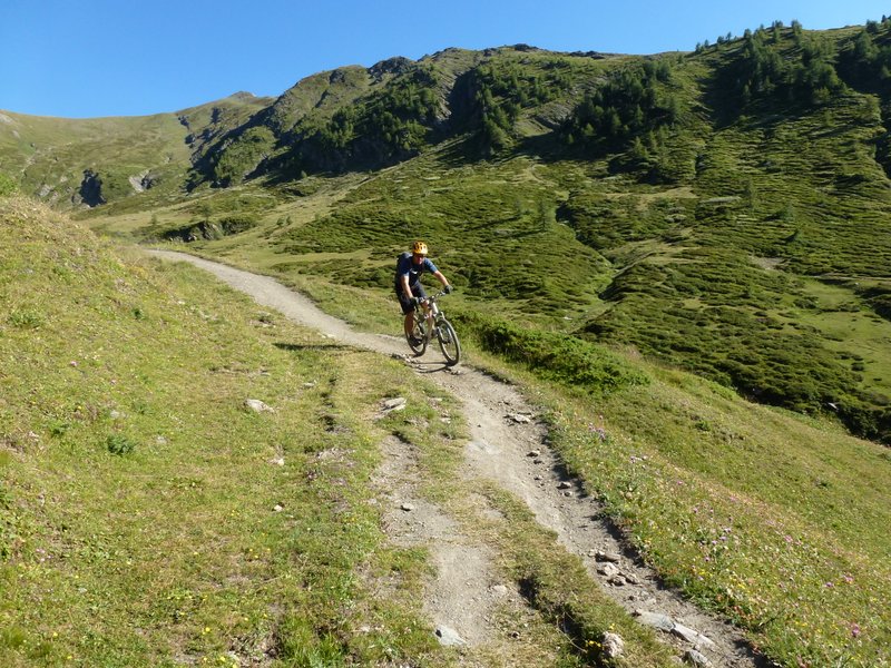 #8 Col Lacroix : On retrouve les autoroutes queyrassiennes... Col Lacroix : On retrouve les autoroutes queyrassiennes...