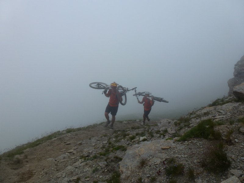 Col d'Armoine : Arrivée nébuleuse au col d'Armoine