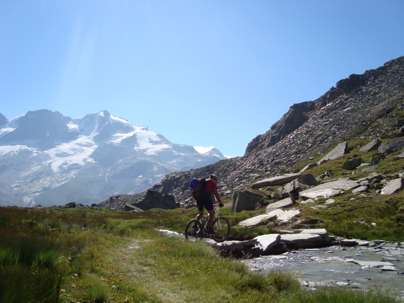 #1 Taou Blanc : Vallon de Meyes, c Taou Blanc : Vallon de Meyes, c'est déjà bien brumeux...