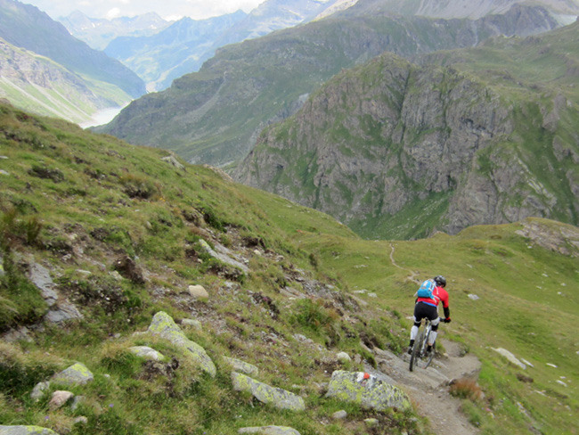 Mont Avril août 2012 : ... et sentier tout le long très ludique