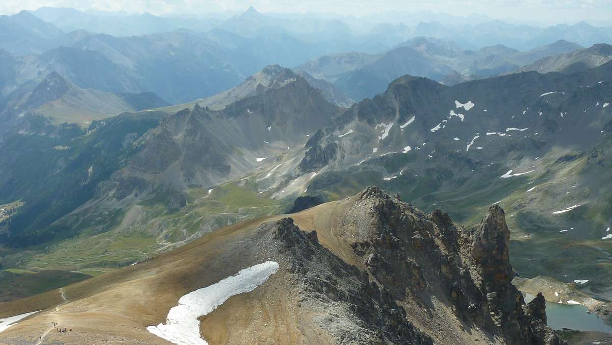 #12 vers le Sud-Est : vue sur le col du Vallon et le col des Thures vers le Sud-Est : vue sur le col du Vallon et le col des Thures