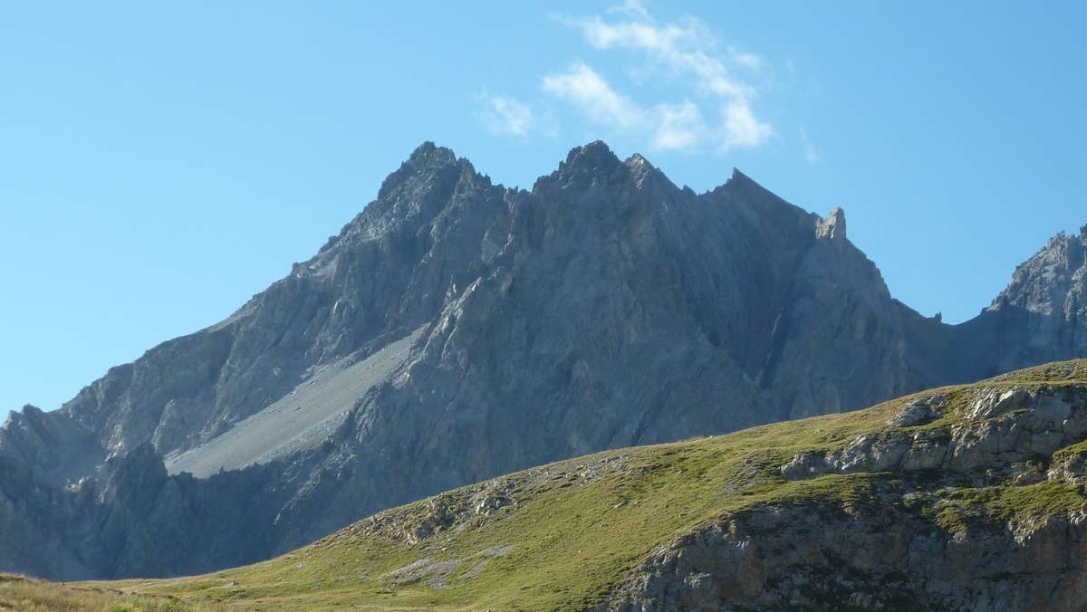 #2 Gran Bagna : encore un filet de neige dans le couloir N, un bien bon souvenir avec Shama et Kayaski... Gran Bagna : encore un filet de neige dans le couloir N, un bien bon souvenir avec Shama et Kayaski...