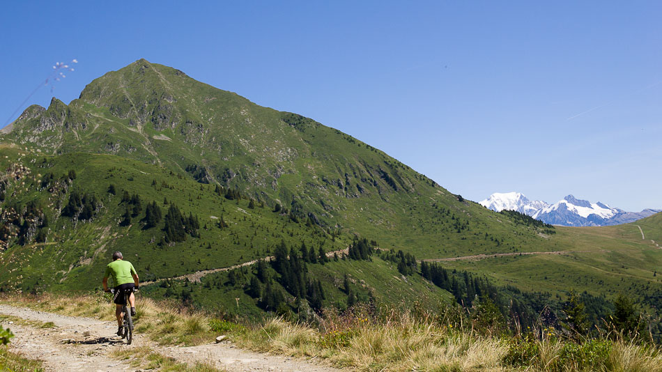 Sous le Col de la Bathie : belle montée face au Mont-Blanc