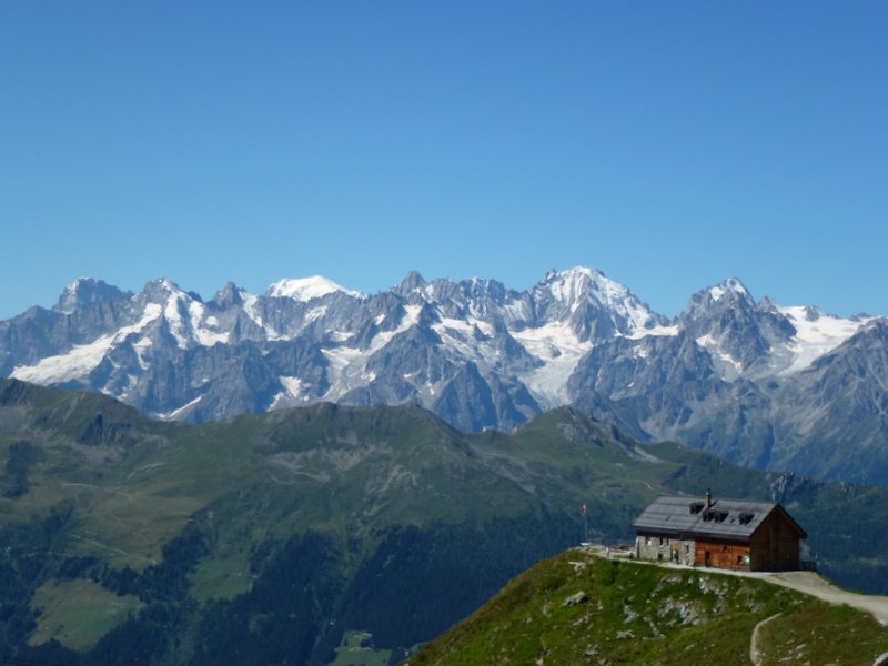 Cab. Mont-Fort : Cab. Mt-Fort face au massif du Mt-Blanc