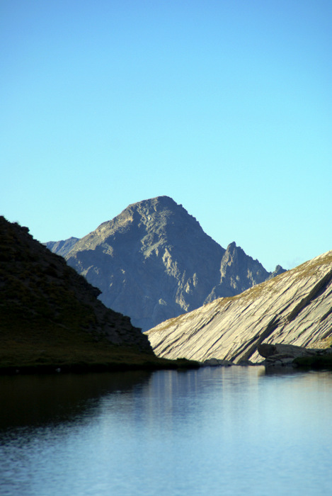#15 La Tête du Pelvas : à travers le déversoir du lac Foréant La Tête du Pelvas : à travers le déversoir du lac Foréant