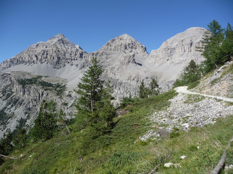 #10 Mont Thabor : Les Rois Mages, vus du sentier pour le col des Thures. Mont Thabor : Les Rois Mages, vus du sentier pour le col des Thures.