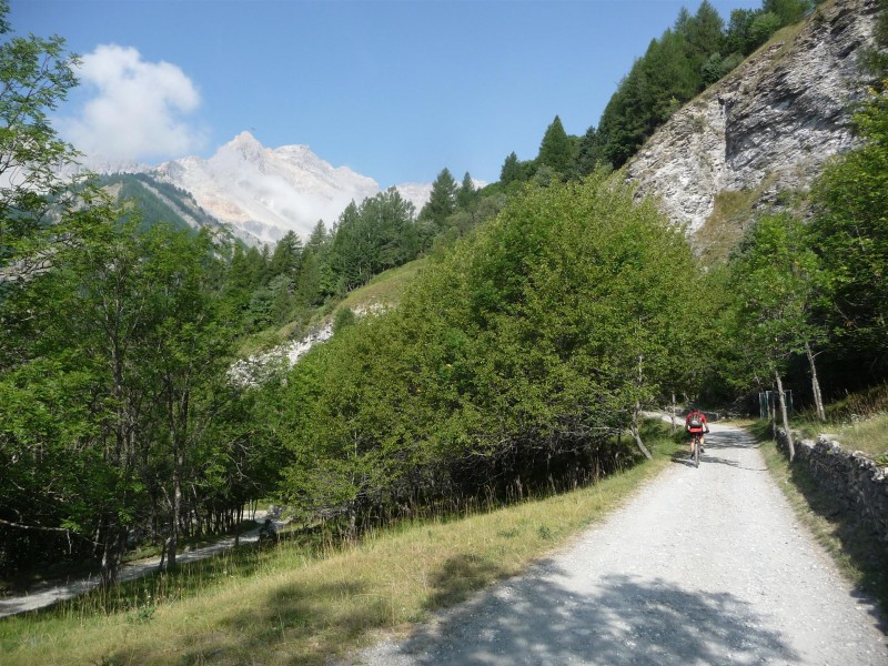 #16 Mont Thabor : La piste avant les Granges de Rho. Mont Thabor : La piste avant les Granges de Rho.