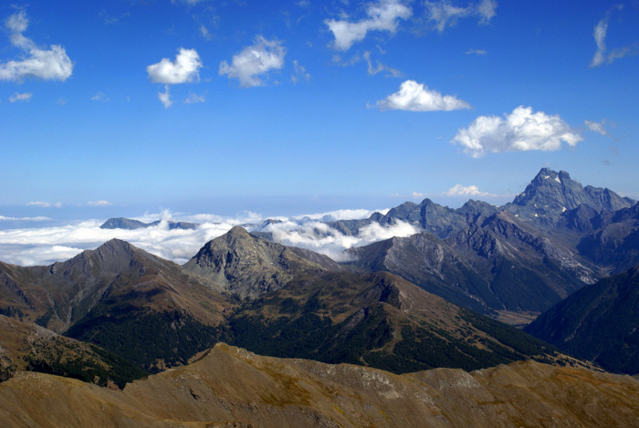 #15 La plaine du Pô : et sa nebbia, qui ont épargné le Viso aujourd La plaine du Pô : et sa nebbia, qui ont épargné le Viso aujourd'hui