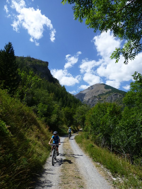 #2 Piste rejoignant le canal : Agréable Piste rejoignant le canal : Agréable