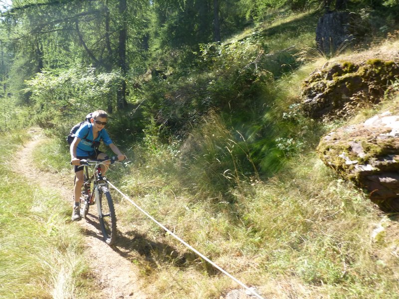 #1 Entre les 2 pistes : Tim s’emploie pour qu Entre les 2 pistes : Tim s’emploie pour qu'on reste en selle