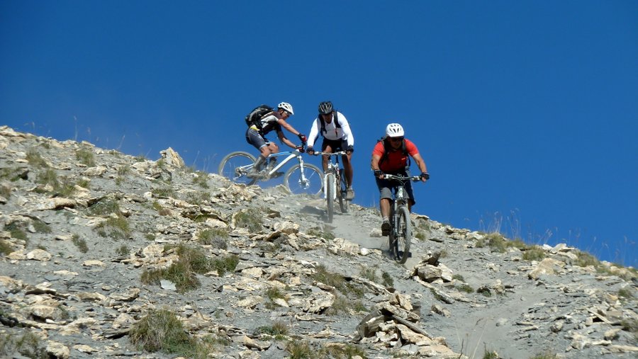 Encore de l'action en groupe : C'est bon en altitude cette lumière