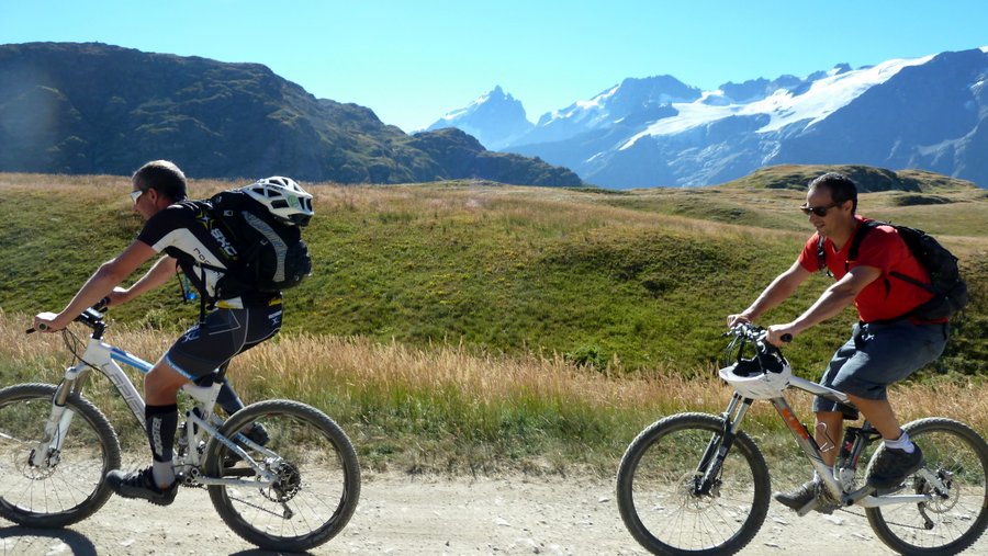 #4 Montée et la Meije : Pas mal comme paysage pour occuper le temps entre les bavardages Montée et la Meije : Pas mal comme paysage pour occuper le temps entre les bavardages