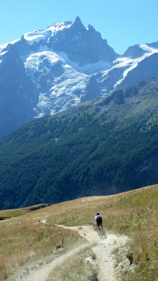 Descente Chazelet : Cela zig et zag et on s'en amuse! Hein Nico?