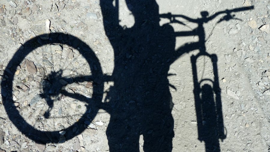 #18 Seul avec son ombre : Le compagnon de la montée Seul avec son ombre : Le compagnon de la montée