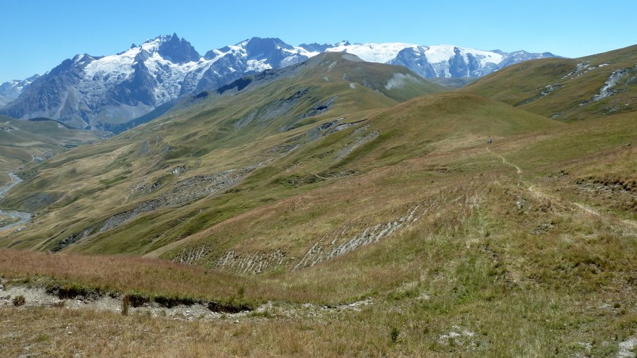 #14 Pieds du mur : Avant l Pieds du mur : Avant l'assaut finale de 600m, cela s'écrase derrière et le bleu devient plus intense