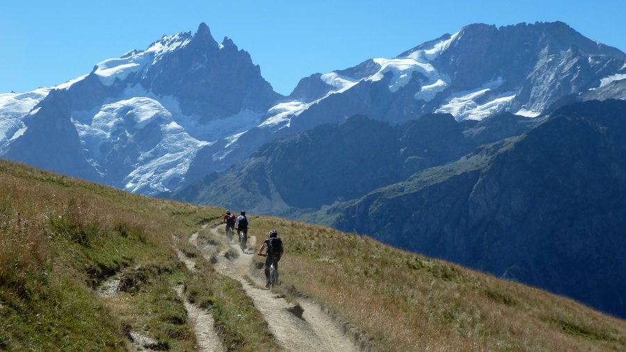 Zhou et la Meije... : ...elle attire l'appareil comme un aimant cette montagne!