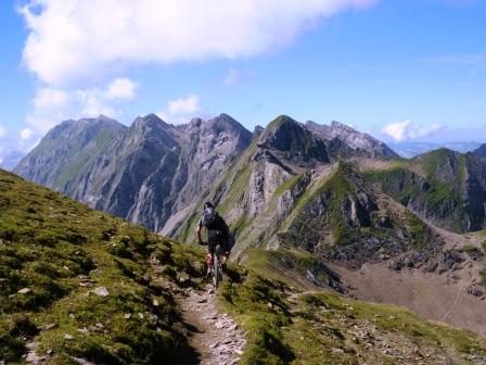 #17 Adrien : les Aravis au SW du Col Adrien : les Aravis au SW du Col