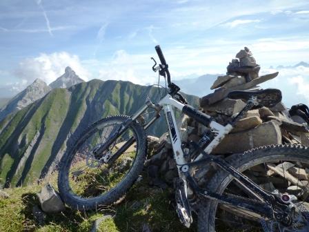 Sommet : le Mont Fleuri, le Mont Charvet et la Pointe Percée