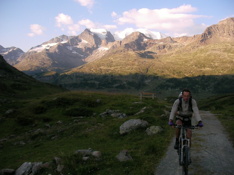 Départ : la bernina en arrière plan