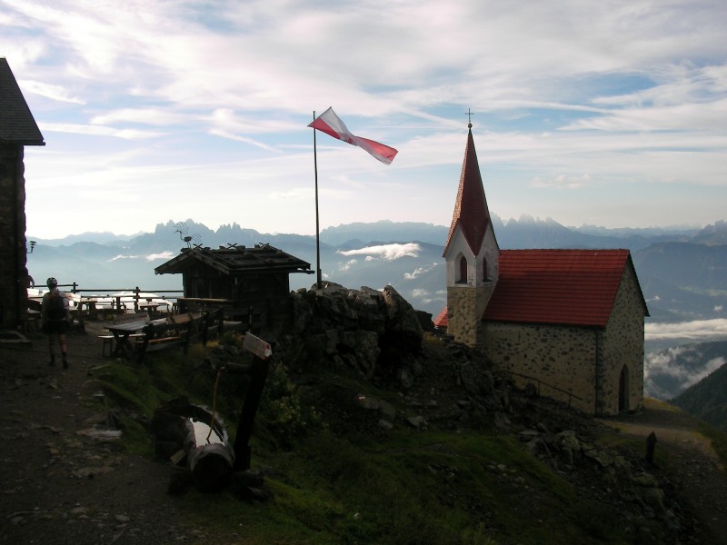 Vue sur les dolomites depuis le refuge LatzfonKreuz