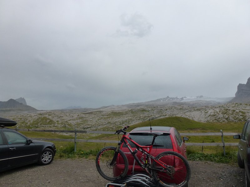 #11 Sanetsch : Arrivée au Sanetsch avec la pluie qui commence Sanetsch : Arrivée au Sanetsch avec la pluie qui commence