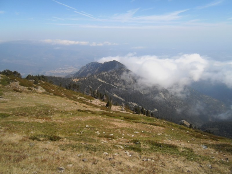 #14 Le Roc Mosquit : La brume restera tout le temps sur le même versant. Le Roc Mosquit : La brume restera tout le temps sur le même versant.