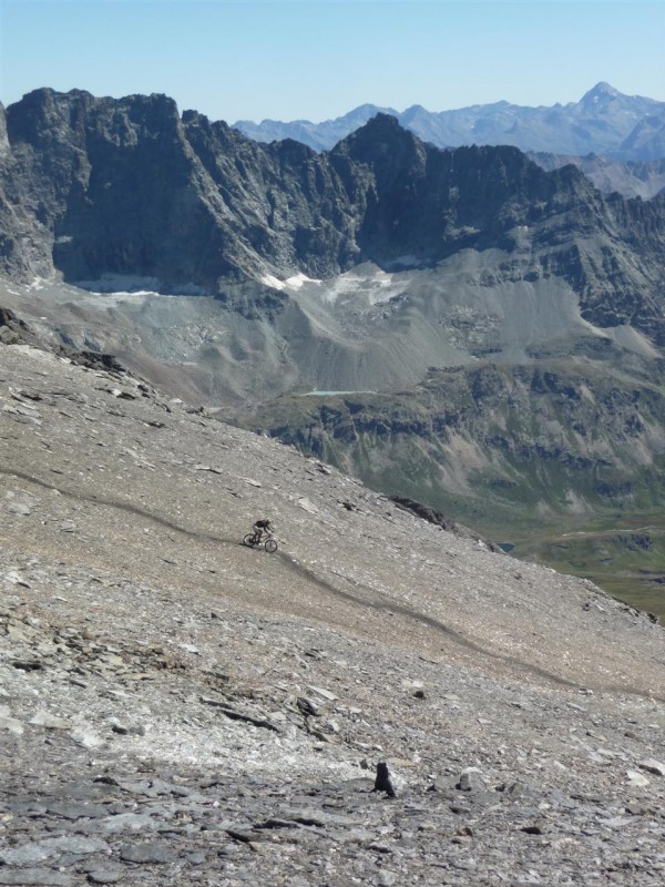 #33 Tête Blanche de By : C Tête Blanche de By : C'est parti pour 2000m de D-