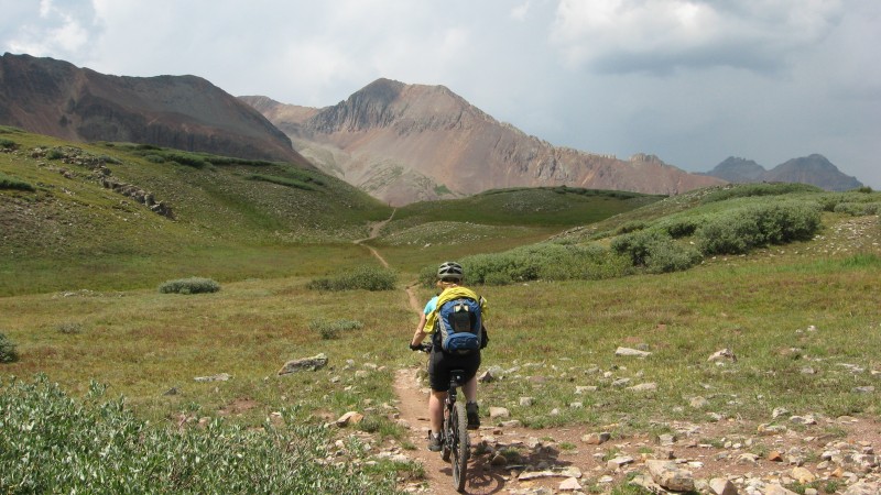 CT J1 : Ambiance plus montagne avec l'orage au loin