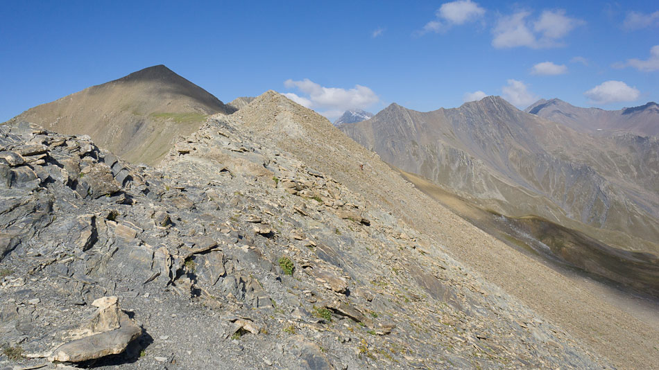 #8 ou est passé Charlie ? : traversée un peu pénible sous l ou est passé Charlie ? : traversée un peu pénible sous l'arête 2810