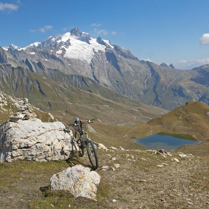 Tête N des Fours : Au col de Mya