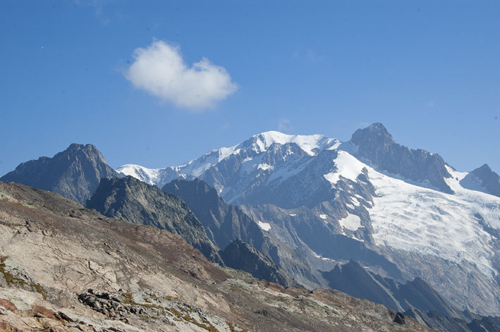 #9 Tête N des Fours : Col des Fours avec au fond l Tête N des Fours : Col des Fours avec au fond l'aiguille des Glaciers