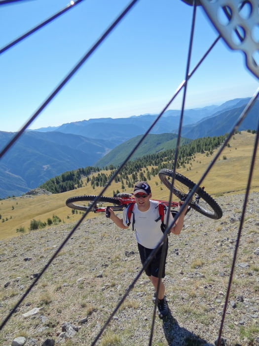 #3 Portage sommital : Plein le dos, faut être maso pour faire ce sport. Portage sommital : Plein le dos, faut être maso pour faire ce sport.
