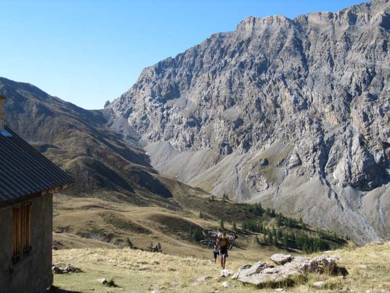 Pointe D'Aval : Cabane du vallon des Aoupets