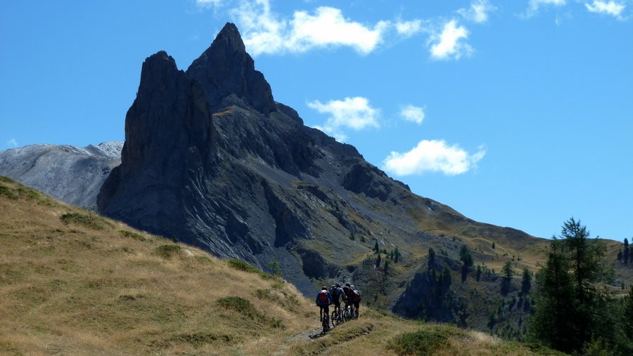 Pointe du Rasis : La traversée entre les Fromages est de plus belle et en plus sympa à rouler